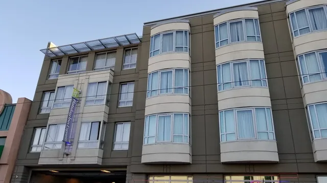 Holiday Inn Express hospitality project - Doneright Hotel Furniture Liquidators project portfolio